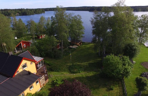 Nassjo House | Charming cottage on a lakeside lot
