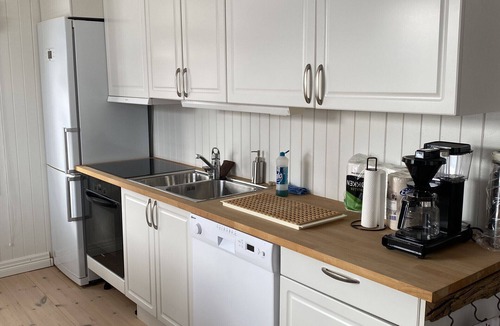 Torsken Cottage | Charming cottage with seaview in Senja