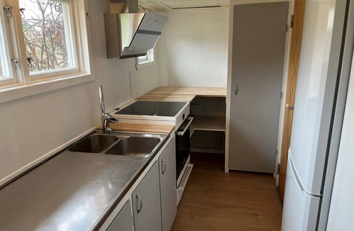 Farjestaden Cabin | Charming Country House - Bedding and towels included. 5 minutes from the Öland Bridge.