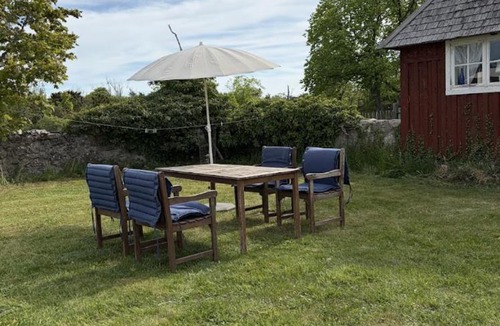 Katthammarsvik Ski Chalet | Charming Countryside Cottage at Katthamra Gård