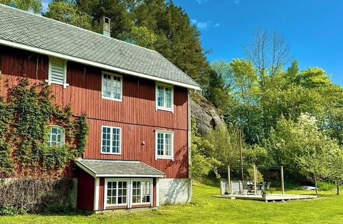 Kristiansund House | Charming farmhouse from 1919 near Kristiansund