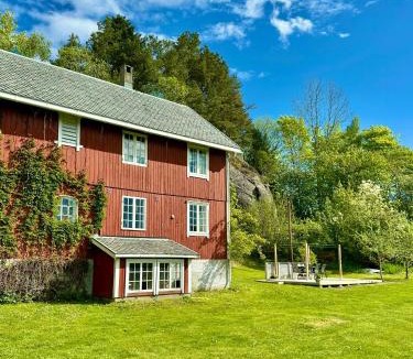 Kristiansund House | Charming Farmhouse From 1919 Near Kristiansund