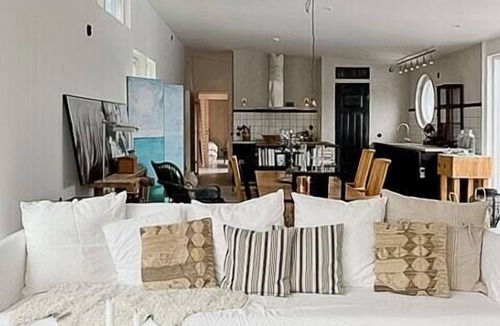 Ljugarn House | Charming farmhouse with pool near Ljugarn's sea