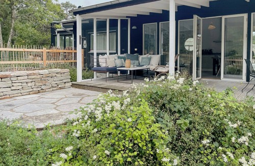 Ljugarn House | Charming farmhouse with pool near Ljugarn's sea