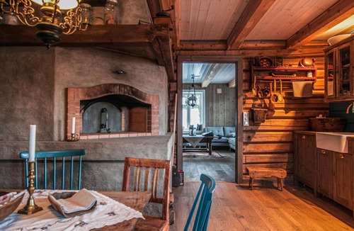 Grondalen House | Charming former homestead on large property.