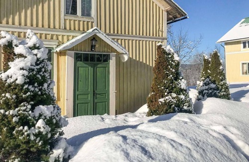 Ramvik House | Charming guesthouse with lake view on the Swedish high coast.