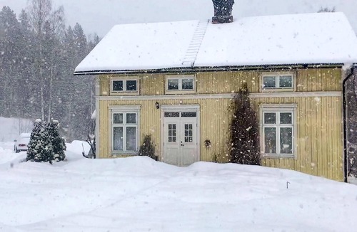 Ramvik House | Charming guesthouse with lake view on the Swedish high coast.