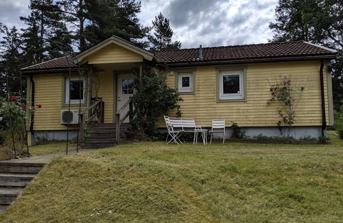 Nykoping House | Charming holiday home with lake views in Södermanland