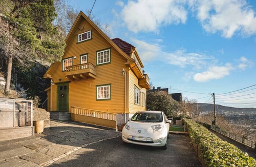 Sentrum House | Charming Home with Spectacular Views - NEW!