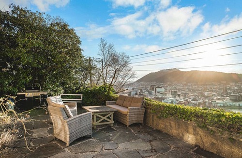 Sentrum House | Charming Home with Spectacular Views - NEW!