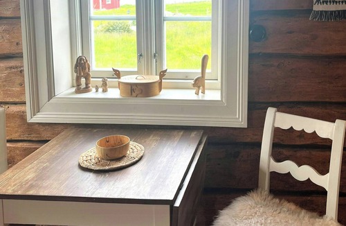 Godøy House | Charming house in an old barn by the lighthouse