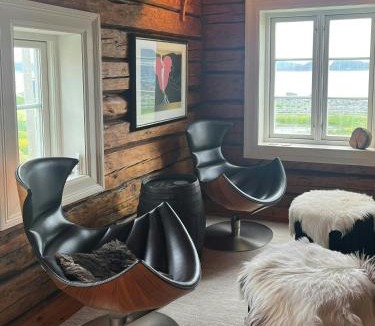 Godøy House | Charming House In An Old Barn By The Lighthouse