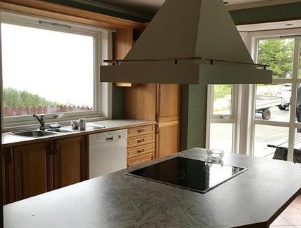 Selbjorn Villa | Charming House in Austevoll with Sea View
