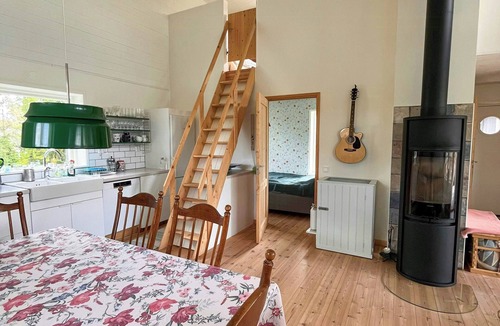 Vaddo House | Charming house on Väddö with views and decks