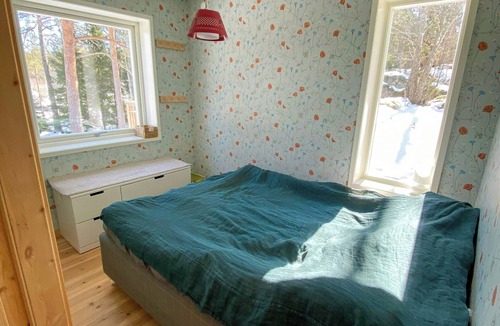 Vaddo House | Charming house on Väddö with views and decks