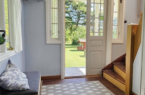 Henan Ski Chalet | Charming house with kayaks, 300m from the sea on Orust | SE09139