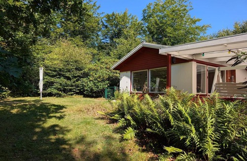 Sosdala House | Charming Lake Cottage with Sauna