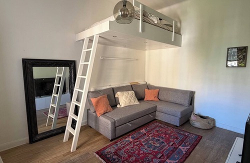 Norrmalm Apartment | Charming loftstudio - perfect citystay