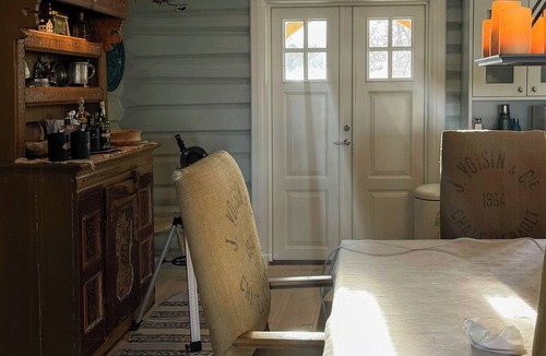 Al Municipality House | Charming Log Cabin with modern luxury