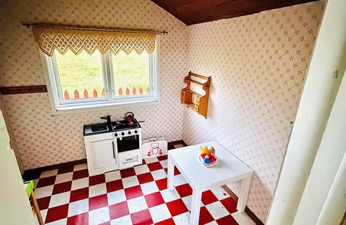 Vretstorp Ski Chalet | Charming, renovated holiday home in a secluded location a few minutes from the lake