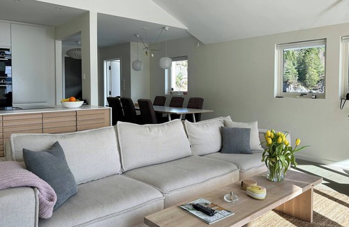 Fanabygda House | Charming seaside cabin with views over the water