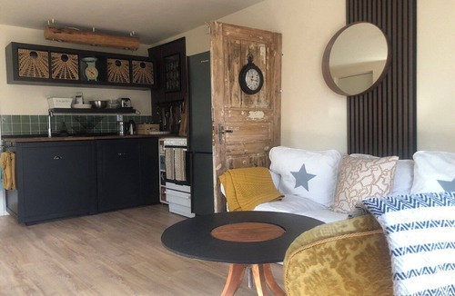 Fristad Cottage | Charming tiny house: High-quality furnishings and idyllic natural setting