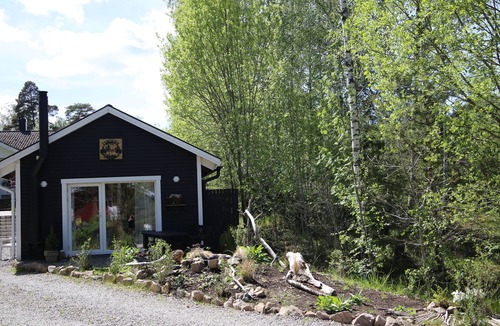 Fristad Cottage | Charming tiny house: High-quality furnishings and idyllic natural setting