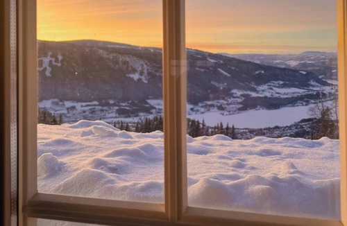 Hafjell House | Charming treehouse with view in Hafjell