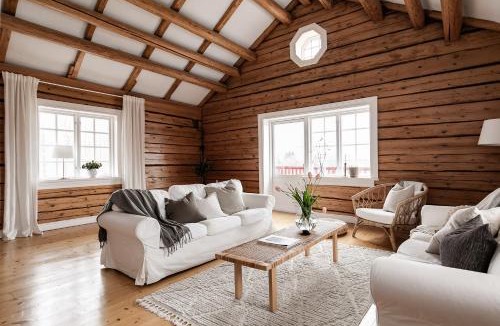 Ammeberg Villa | Charming Villa at Askersund Golf Resort