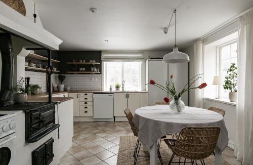 Ammeberg Villa | Charming Villa at Askersund Golf Resort