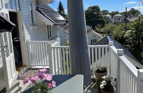 Sogn House | Charming villa close to the center of Oslo with large garden, terrace & balcony