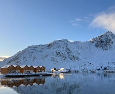 Ballstad House | Charming waterfront cabin in Ballstad, Lofoten