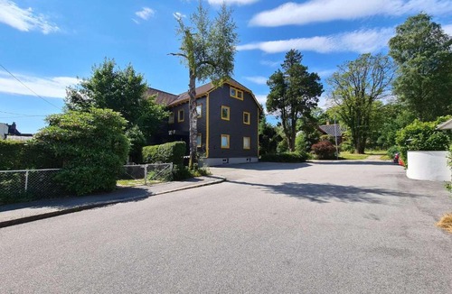 Stavanger Apartment | City Center Charm in Exclusive Eiganes - Modern & Spacious