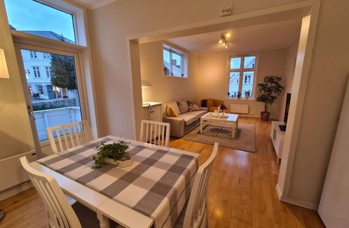 Stavanger Apartment | City Center Hills - Lovely 2-Bedroom w Balcony, Amazing Location