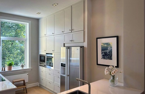 Majorstua Apartment | Classic flat with stucco on Majorstuen