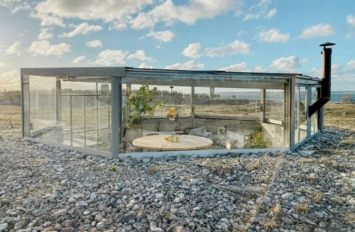 Farosund House | Cliff house with sea views in Bungenäs