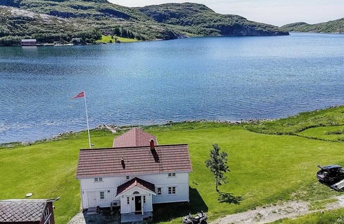 Osen House | Coastal cabin with panoramic views in Høvikstranda