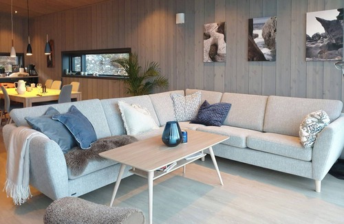 Haram House | Coastal cabin with ocean view on Lepsøya