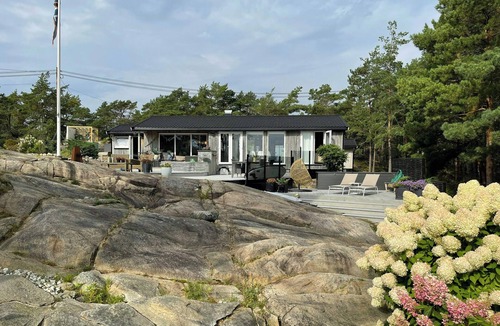 Fredrikstad House | Coastal cottage with outdoor kitchen near Hvaler