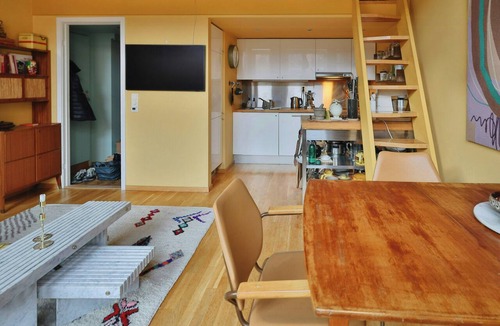 Gamle Oslo Apartment | Colourful flat with courtyard in central Oslo