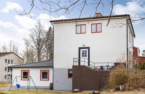 Halleforsnas Apartment | Comfortable apartment centrally located in the beautiful municipality of Hälleforsnäs.