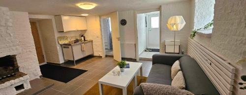 Oedsmal Hostel | Comfortable guest rooms with fully equipped kitchen and cosy living room.