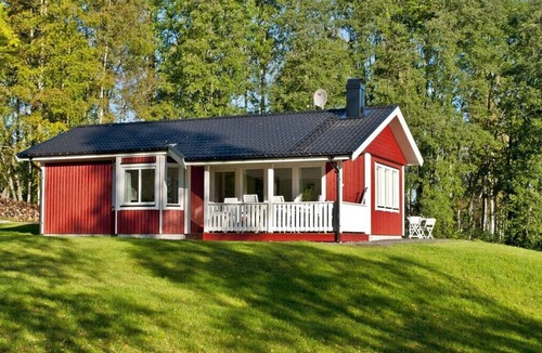 Sunne Municipality House | Comfortable holiday home in exclusive location, only 150 m to an own beach