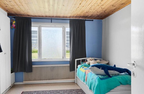 Kallinge House | Comfortable Room with shared amenities in Peaceful Villa