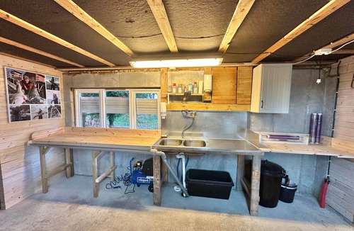 Austrheim House | Comfortable seaside holiday home – optional boat