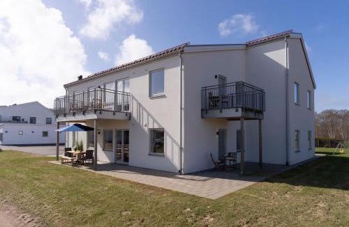 Bastad House | Comfortable Sunny 2 Bedroom Home with Workspace