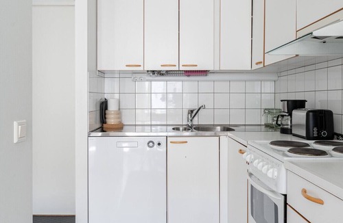 Jyvaskyla Apartment | Comfy 1BR Apt with Sauna | Best Location | Lutakko