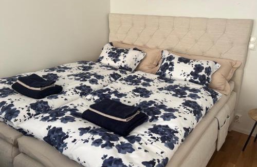 Pori Apartment | Comfy home, moottorisänky, big bed