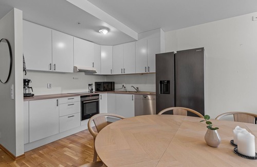 Arstad Apartment | Convenient Bergen Stay with Easy Transport Connections