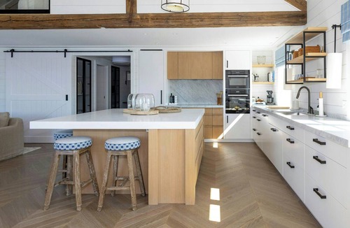 Grimstad House | Converted boathouse with jetty near Grimstad